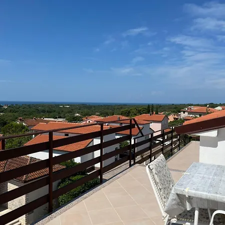 アパート Elza ウマグ