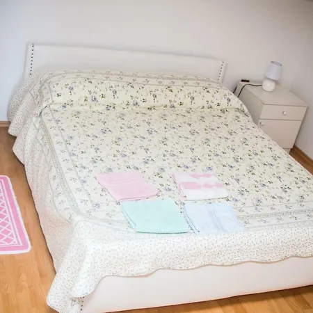 Elza Apartment